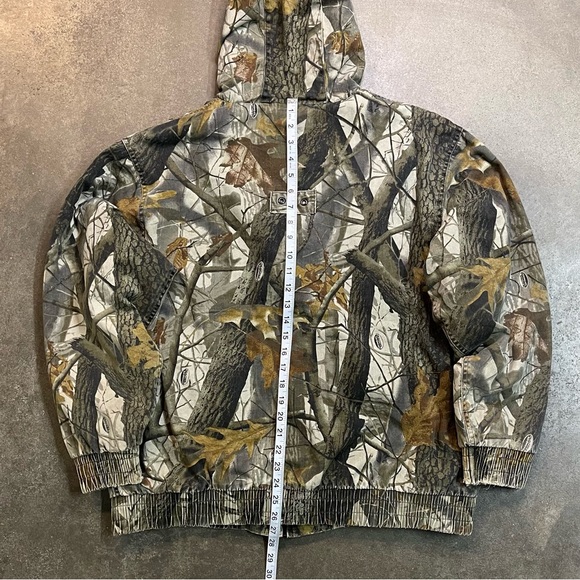 Outfitters Ridge Realtree Hardwoods Camo Hooded Jacket - Picture 9 of 10
